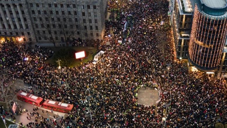 Studentët serbë protestojnë sërish në rrugët e Beogradit