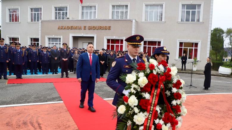 112-Vjetori i Policisë së Shtetit, Proda dhe Hoxha vendosin kurora te Memoriali i efektivëve Dëshmorë: Mbrojtën jetën me jetë!