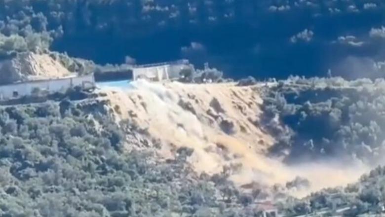 VIDEO/ Momenti i shembjes së murit të ujëmbledhësit të HEC Sasaj në Bunec