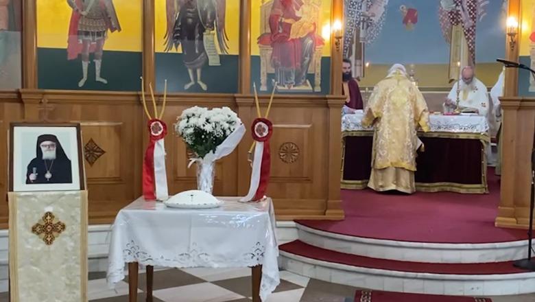 VIDEO/ Gjirokastër e Durrës, meshë për përshpirtjen e Kryepeshkopit Anastas