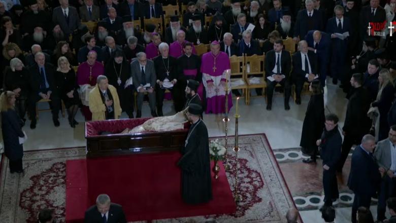 LIVE-Sot i jepet lamtumira kryepeshkopit Anastas, Patriarku Bartolomeu do drejtojë ceremoninë! Në Tiranë delegacion nga e gjithë bota e krishterë, Rama e Mitsotakis fjalim