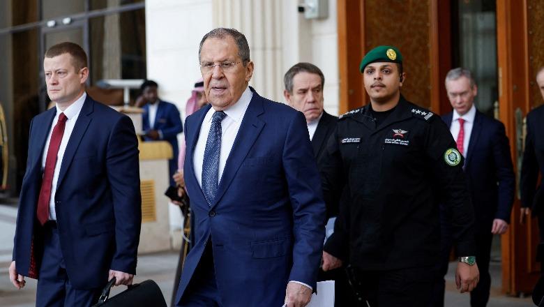 Lavrov godet SHBA-të: Do t’i dorëzojnë Britanisë bazën Ramstein, nuk pranojmë marrëveshje që rrezikojnë jetë