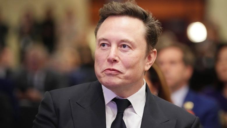 Elon Musk: Vendosuni sanksione oligarkëve ukrainas, kështu afrohet fundi i luftës