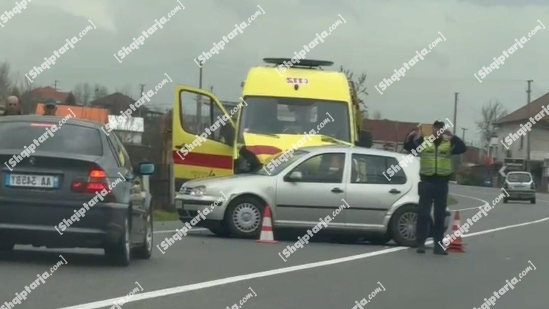 Makina përplaset me ambulancën në Shkodër - Koplik, një i vdekur! Plagoset edhe një 18-vjeçare (EMRI)