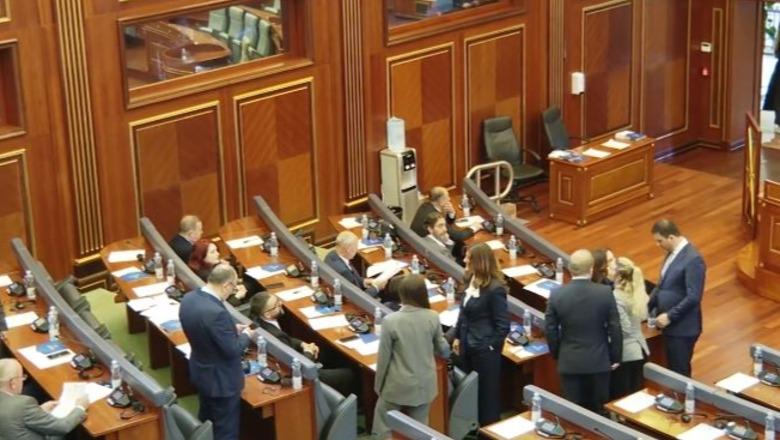 Kosova ende pa qeveri/ Dështimi i 8 për konstituimin e Kuvendit