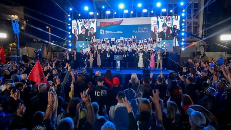 Berisha në takimin përmbyllës në Durrës: Nuk do gjeni as vrimë miu! Kush prek votën do përfundojë në koshin e historisë