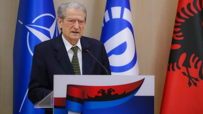 Europa në Tiranë njohu zgjedhjet e Ramës, Berisha pas vizitës i vetëm në Bruksel: Denoncova farsën elektorale, ambasadat e narkodiktatorit do rrethohen nga populli
