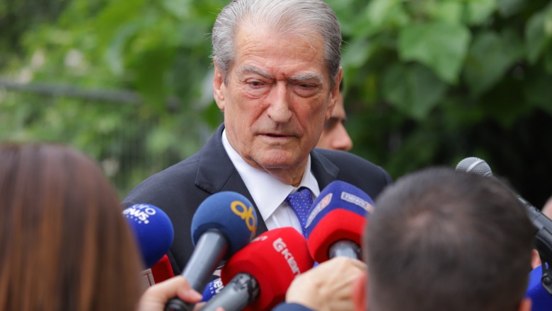 Mero Baze: A është gati PD të pranojë Berishën si të dërguar të Zotit?
