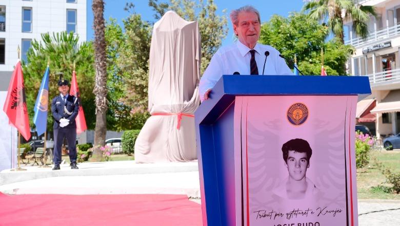  Inaugurimi i shtatores së Josif Budos në Kavajë, Berisha: Ramaduro po largon të rinjtë, shëtit me atlete të bardha në samite! Do t’u rikthejmë dinjitetin shqiptarëve