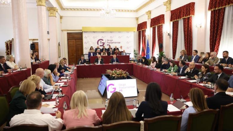 Rama mbledh të shtunën Grupin e PS në pallatin e Kongreseve, në fokus axhenda parlamentare dhe strategjia e komunikimit! Raporton edhe drejtoresha e Kadastrës