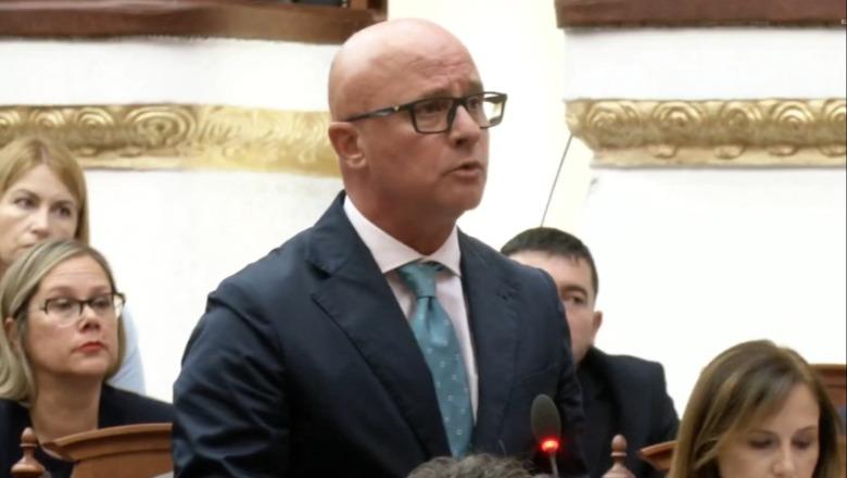 Gent Strazimiri i drejtohet Niko Peleshit: Po shkelni të gjithë rregulloren! Është përgjegjësi e madhe kjo që po bën sot