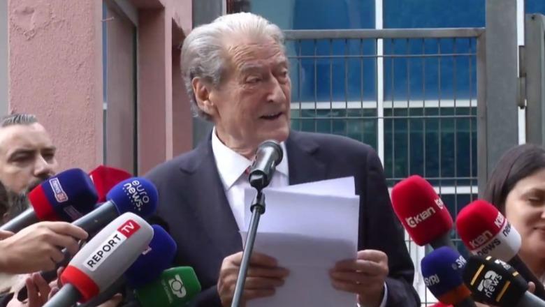 Berisha sulmon Irena Gjokën: Dosjen e Metës po e gjykon një delikuente e mashtruese, u fut në Greqi duke falsifikuar vizën