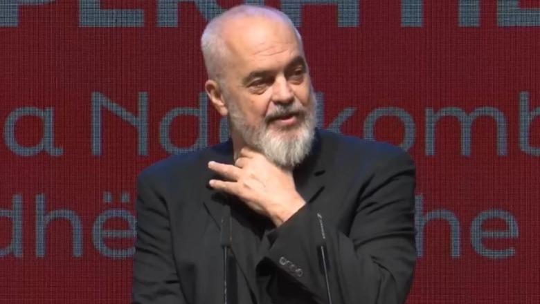 Rama batuta me mësuesit: E kuptoj sa e vështirë është të përballesh me ‘çerrat’ e sotëm, vijnë në shkollë me ‘shokun’ në xhep (VIDEO)