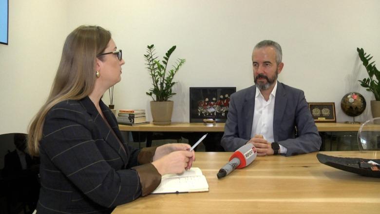 Të pavarur, por ende pa firma mbështetëse nga zgjedhësit! Celibashi për Report Tv: Asnjë kandidat opozitar s’ka tërhequr formularët (VIDEO)