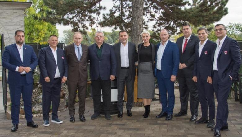 Serbi-Shqipëri/ Federata Serbe e Futbollit organizon drekë zyrtare, merr pjesë deligacioni i FSHF