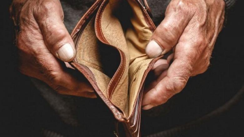 Raporti/ 461 mijë shqiptarë në rrezik varfërie, jetojnë me afro 27 mijë lekë në muaj! 