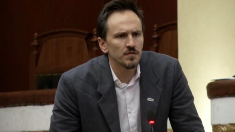 Muçi: Patriotizëm fals! E keni treguar dashurinë për vendin, kur keni vjedhur shqiptarët