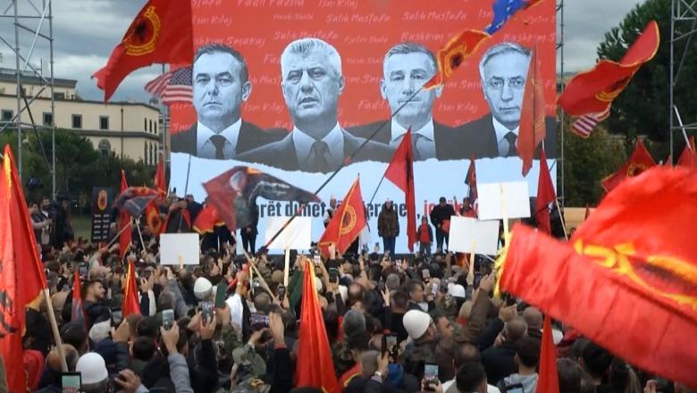 Mijëra shqiptarë në protestë, mesazh Gjykatës Speciale nga Tirana: Drejtësi për ish-krerët e UÇK-së! Moisiu e Ali Ahmeti: Akuza të fabrikuara