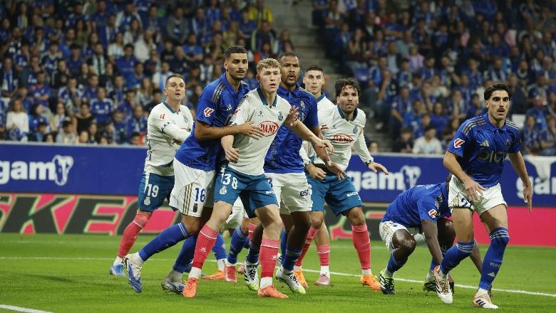 VIDEO/ Protestë gjatë ndeshjes, futbollistët e Real Oviedo dhe Espanyol qëndrojnë pasivë në fushë! Kundër ndeshjeve jashtë Spanjës