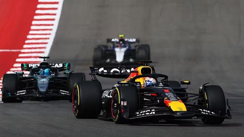 Aksident mes makinave McLaren, Verstappen fiton garën sprint të Amerikës! S’përfiton Ferrari
