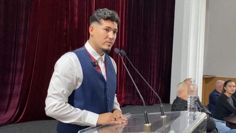 Në garë me socialistin Gramoz Sako/ Prezantohet kandidati i pavarur opozitar për Bashkinë e Tepelenës, Gabriel Guma