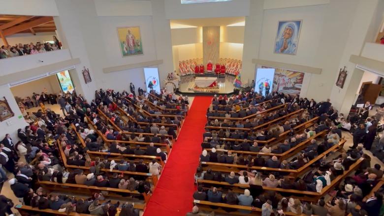 Takim kombëtar i Kishës Katolike për familjen/ Krerët e kishës: Më shumë lindje, dashuri dhe tolerancë