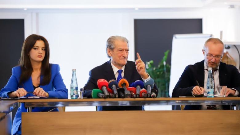 Berisha ‘leksione’ deputetëve të rinj: Jeni me duar në xhepa! Ne mund ta teprojmë me qëndrimet, por s'do lejojmë shkatërrimin e parlamentit  (VIDEO)