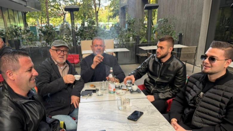 ‘U arratis pas urdhërarrestit nga SPAK’, Tom Doshi përgënjeshtron Berishën: O mashtrues, jam në mes të Tiranës! Kreu i PD fshin menjëherë postimin