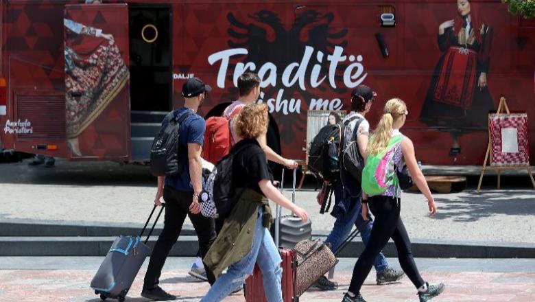 Vjeshta nis e mbarë, në shtator erdhën 1.2 mln të huaj! Shifrat e INSTAT: Në 9 muaj mbi 10 milionë hynë në Shqipëri, 5.7% më shumë se vjet