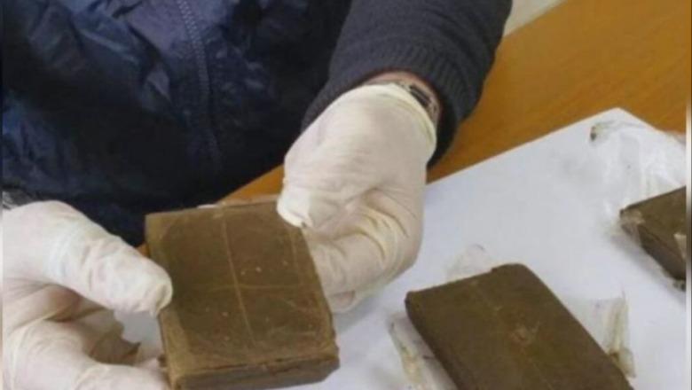 Iu gjetën 15 kg kanabis në shtëpi, arrestohet 52-vjeçari shqiptar në Itali! Në pranga edhe bashkëpunëtori