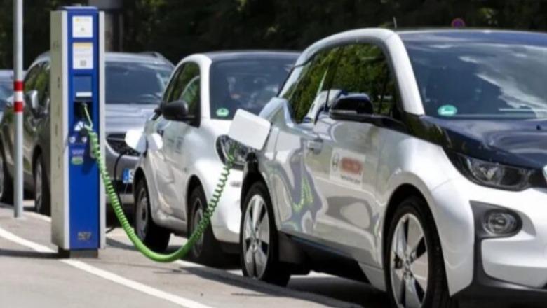 Rritja e çmimit të energjisë me mbi 57% për makinat elektrike, taksitë kërkojnë rishikim të vendimit të ERE