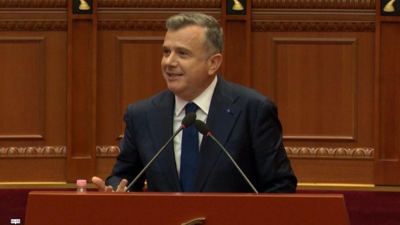 Balla tallet me kandidatin e opozitës në Tiranë: Morët ‘zarin’ e Zenit e bëtë ‘kukullën’ e Saliut