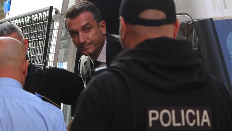 U la në detyrë si kryebashkiak i Tiranës  Erion Veliaj kërkon lirinë në Kushtetuese  Shfuqizoni arrestin me burg