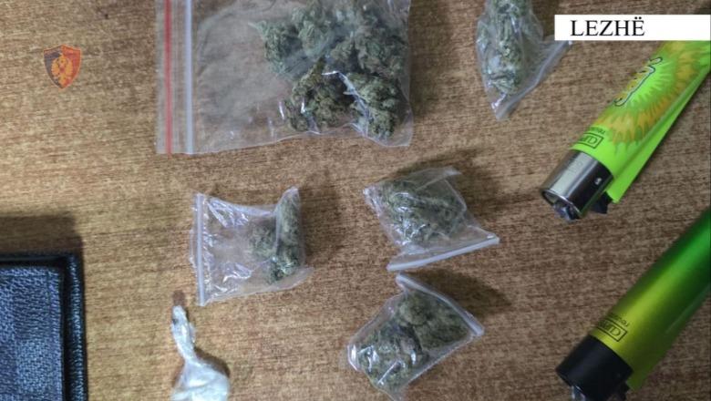 Lezhë/ Policia i gjen kokainë dhe kanabis në makinë, arrestohen dy të rinjtë dhe nis hetimi për adoleshentin (Emrat)