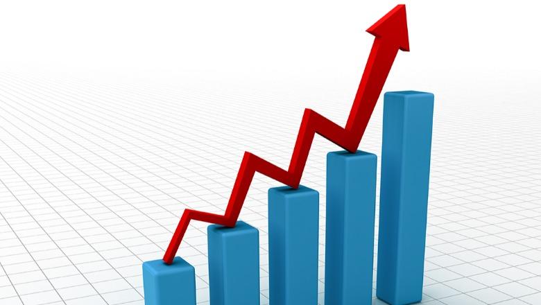 Rritet besimi në ekonomi, por rikthehet pesimizmi për turizmin e vjeshtës! Qytetarët po shpenzojnë më pak