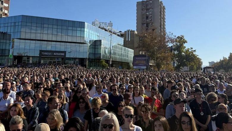 Serbi/ Dhuna rreth tendave në Beograd