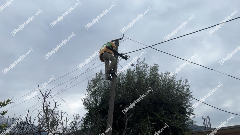 Reshjet e shiut në Lezhë, disa fshatra probleme me energjinë elektrike 