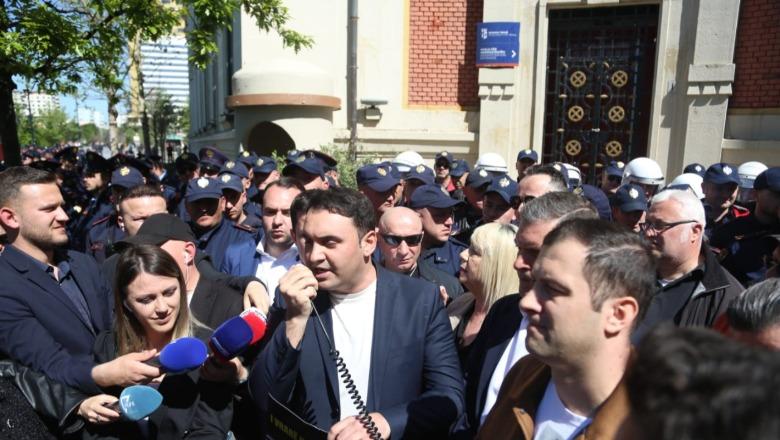 Berisha e pranon dhe 'fundos' Këlliçin: Protestat kundër Veliajt u mbështetën nga Balluku! Kreu i PD refuzon idenë e deputetit për tubime tani para ministrisë (VIDEO)