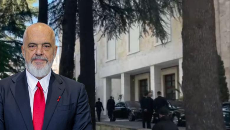 Rama mbledh në Kryeministri kreun e Kuvendit, atë të Grupit të PS-së dhe Komisioneve Parlamentare! Në fokus buxheti dhe procesi i integrimit në BE