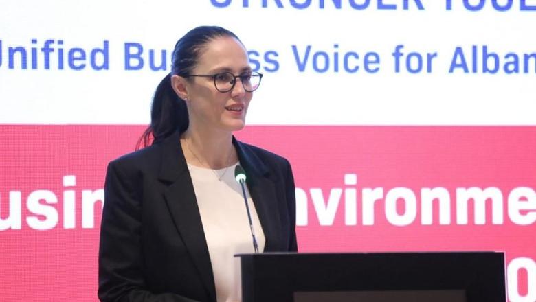Ministrja Ibrahimaj: Qeveria shqiptare e angazhuar për një klimë biznesi më të drejtë, transparente dhe konkurruese