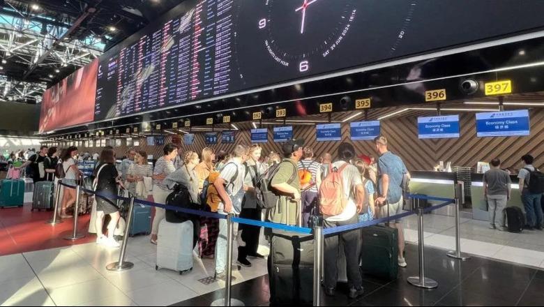 Dronët në Evropë, BE vendos kufizime vizash për udhëtarët rusë! Moska: Preferoni emigrantët e paligjshëm dhe refugjatët ukrainas