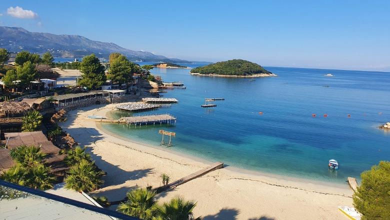 ‘Daily Mail’: Britanikët po preferojnë Shqipërinë më shumë sesa Spanjën për të kaluar pushimet për shkak të kostove më të ulëta