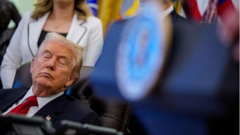 Presidenti i SHBA-ve bëhet viral në mediat ndërkombëtare, shfaqet duke dremitur gjatë konferencës në Shtëpinë e Bardhë (VIDEO)