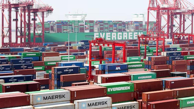 Tensionet tregtare SHBA-Kinë, Pekini pezullon tarifat doganore portuale ndaj anijeve amerikane