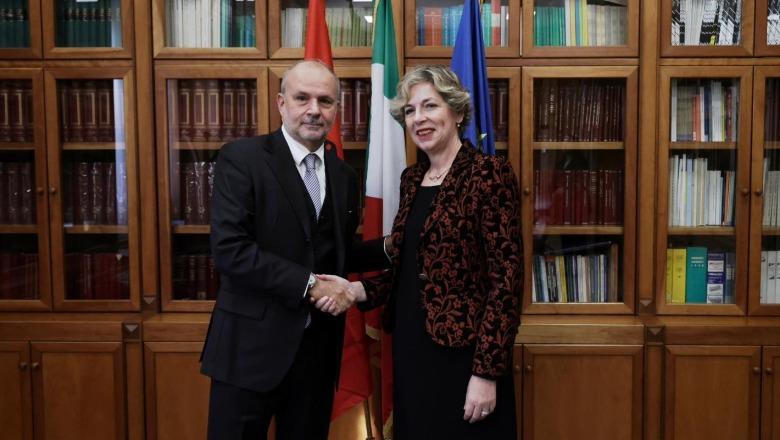 Ministrja Sala takon homologun italian në Romë: Bashkëpunim për Rrjetin e ri Kombëtar Onkologjik dhe Institutin Kombëtar të Tumoreve 