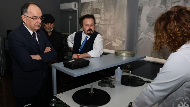 Presidenti Begaj vizitë në Arkivin Qendror Shtetëror të Filmit: Të investohet në digjitalizimin e pasurisë filmike që kemi trashëguar