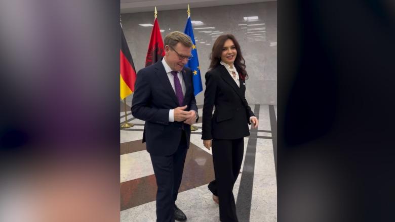 Spiropali mirëpret në Tiranë homologun gjerman Wadephul: Gjermania mbështetje për integrimin europian të Shqipërisë dhe rajonit