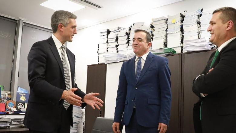  Ambasada e SHBA i rikthehet punës pas përfundimit të mbylljes së qeverisë amerikane: Forcojmë bashkëpunimin