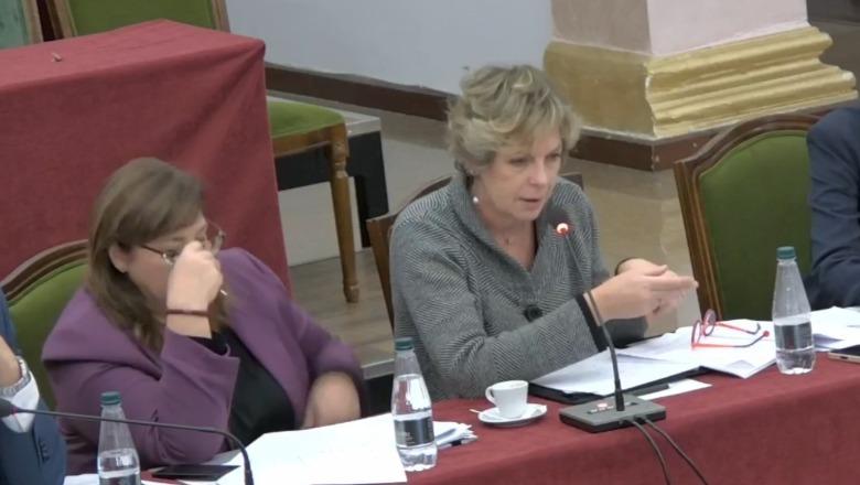 Parkimi e hoteli në QSUT, sherr te 'Shëndetësia' Ministrja: Nuk është ndërtimi ynë! Do bëhen 30 poltronë te Onkologjiku