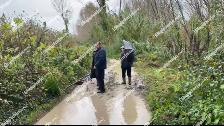 Reshjet e shiut dëmtojnë rrugën në fshatin Bilaj të Krujës, banorët kërkojnë ndërhyrjen e shtetit